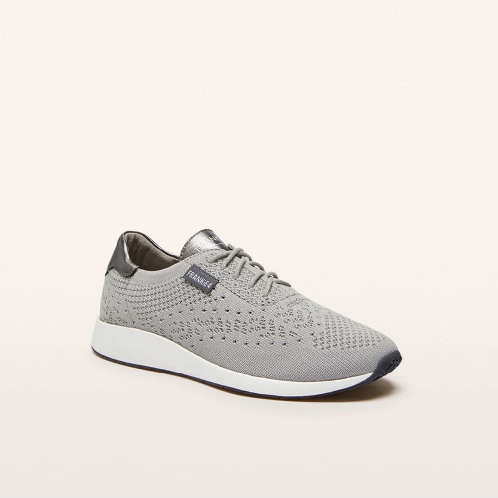 Brand new Frankie4 Dimity Silver Gray shoes 7.5 $196